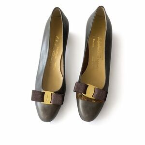 Salvatore Ferragamo Brown Vara Bow Leather Pumps needs glue